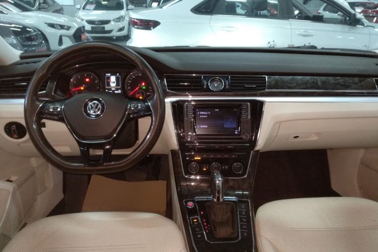 Used Volkswagen Passat 2016 380TSI DSG Ultimate Edition
