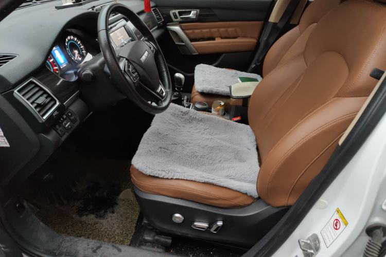 Used Haval H2 2016 Red Label 1.5T Manual Two-Wheel Drive Prestige Model
