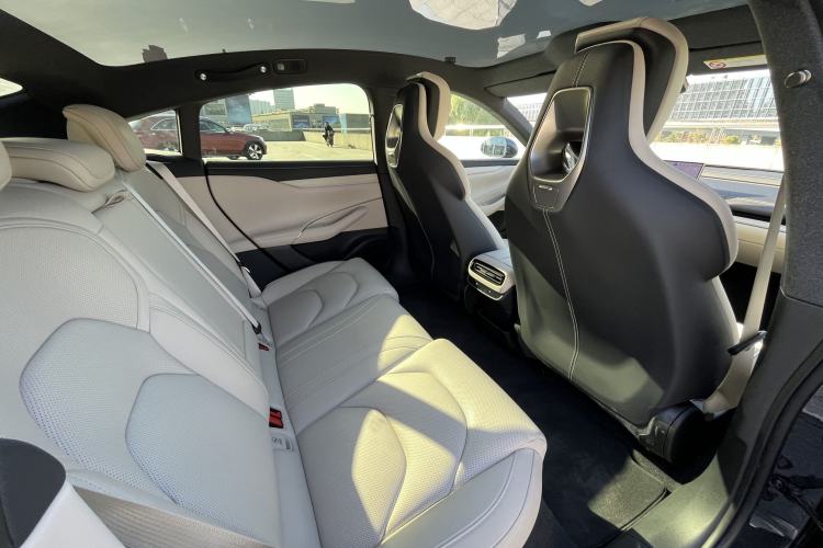 Used  SU7 2024 Rear-Drive Ultra-Long Range Advanced Pro-Level Intelligent Driving Version
