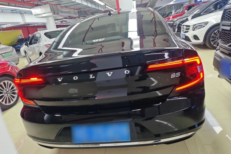 Used Volvo S90 2023 B5 Zhiyi Luxury Edition
