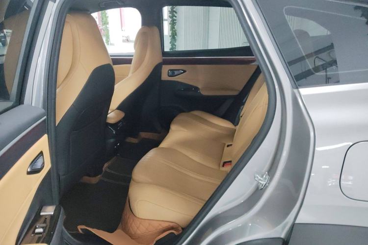 Used  L7 2023 1.5T 115 km Starship
