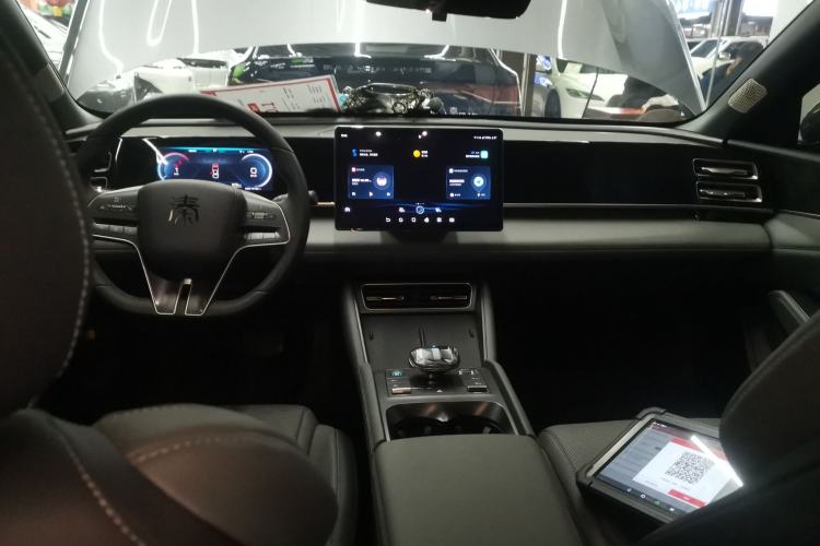 Used BYD Qin L 2024 DM-i 120KM Leading Model
