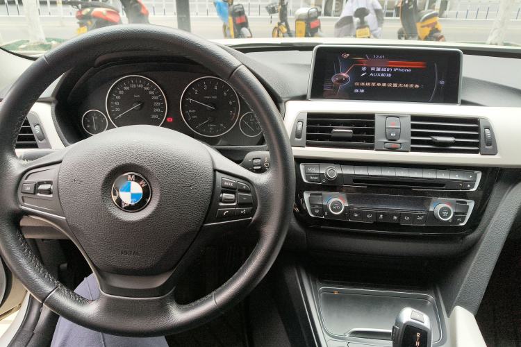 Used BMW 3 Series 2016 320Li Ambition Model
