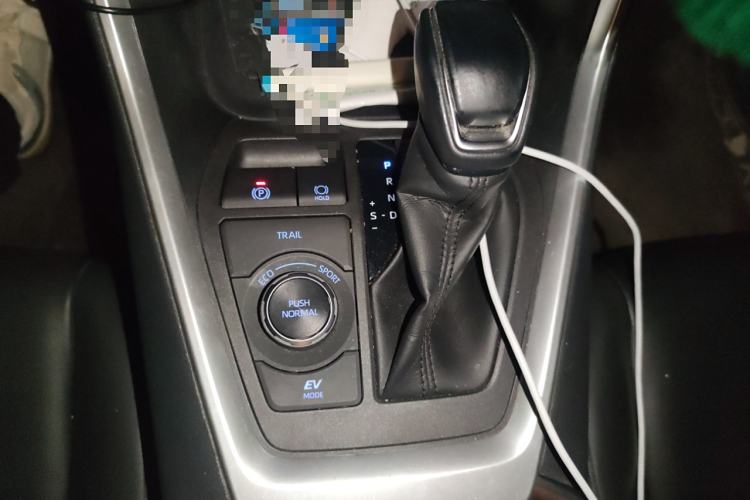 Used Toyota RAV4 2020 Dual-Engine 2.5L E-CVT 4x4 Elite PLUS Edition
