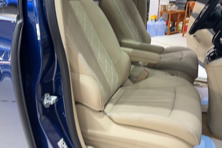 Used Buick GL8 2023 Land Business Class Smart Deluxe Model
