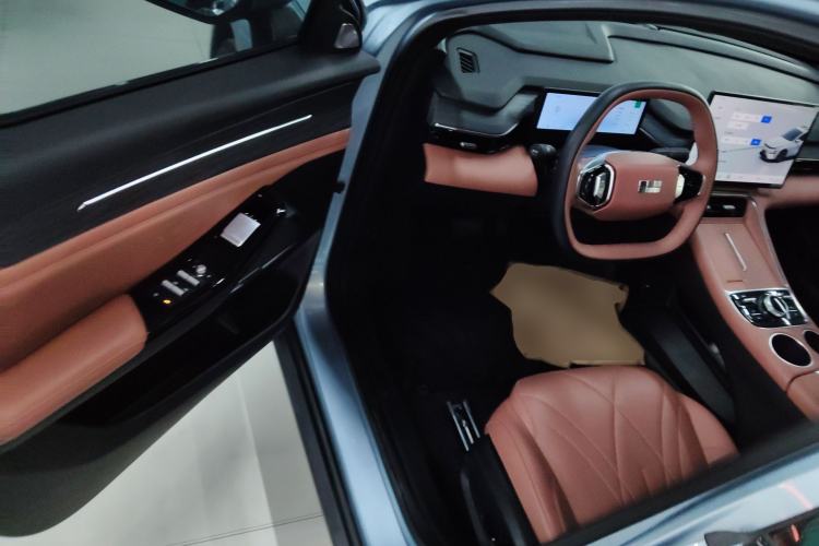 Used  L6 2025 EM-i 140km Starship Edition