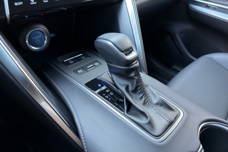 Used Toyota Venza 2022 Dual-Engine 2.5L CVT Two-Wheel Drive Luxury Edition
