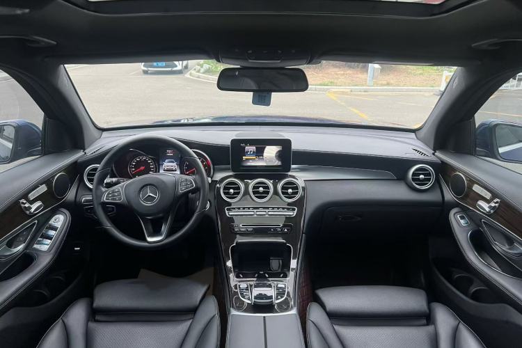 Used Mercedes-Benz GLC 2019 GLC 260 L 4MATIC Dynamic Model