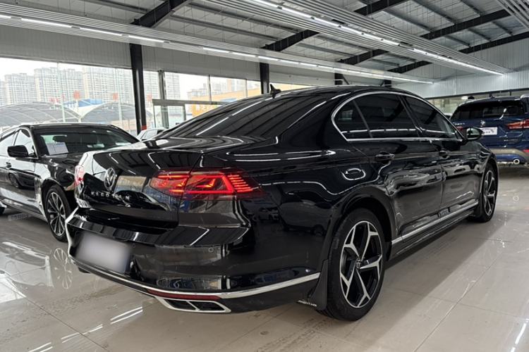 Used Volkswagen Magotan 2023 2 Million Units Limited Edition 330TSI DSG Leading Version
