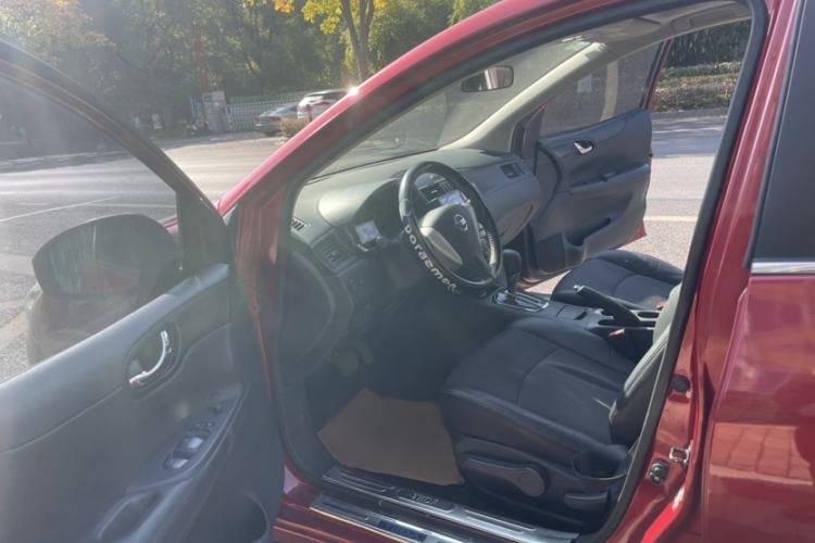 Used Nissan Tiida 2013 1.6L CVT Cool Cafe Edition
