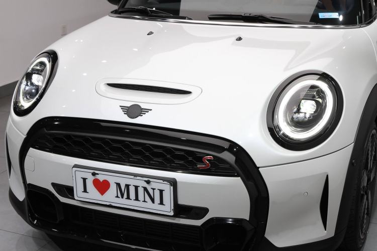 Used  MINI 2023 Updated 2.0T COOPER S Artist
