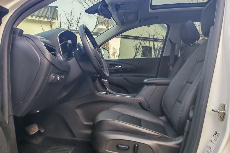 Used Chevrolet Equinox 2017 550T Automatic All-Wheel-Drive Top-Tier Version