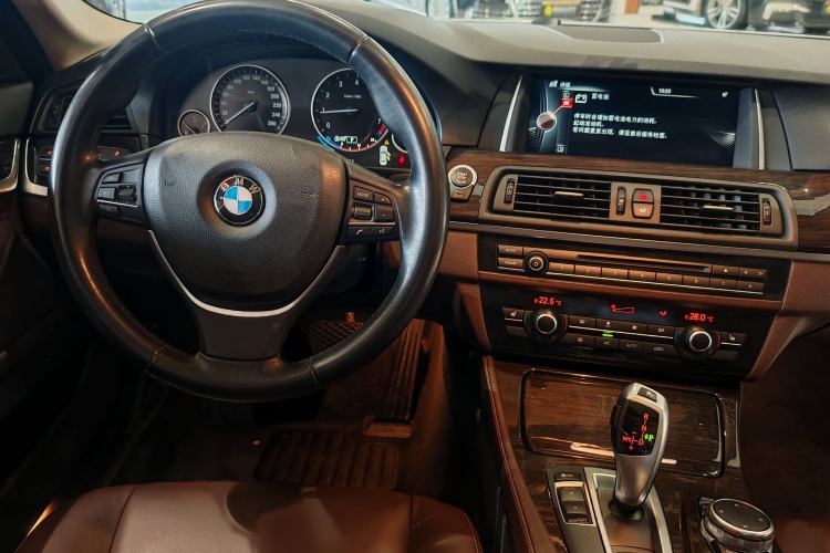 Used BMW 5 Series 2014 525Li Luxury Design Package