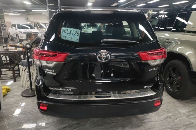 Used Toyota Highlander 2018 2.0T Two-Wheel Drive Luxury Edition 7 Seats China VI Standard
