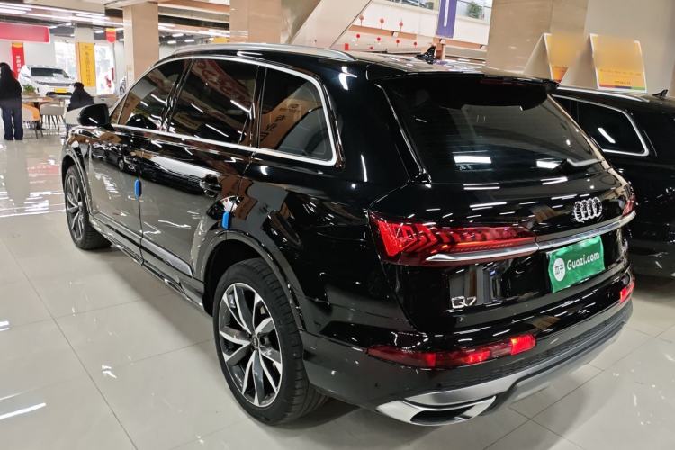 Used Audi Q7 2023 55 TFSI quattro S line Sport Edition
