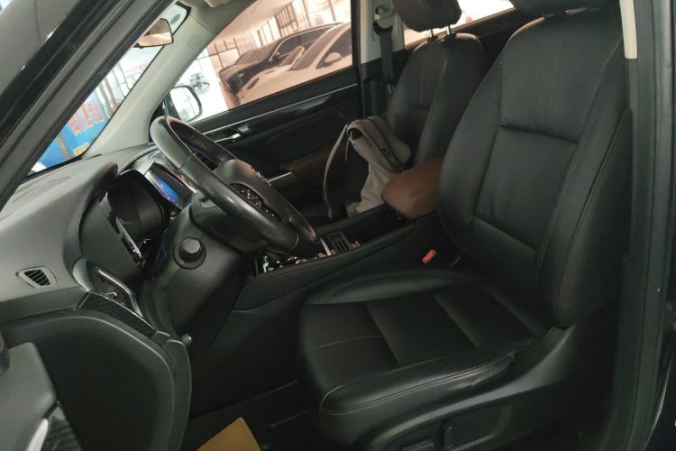 Used GAC Trumpchi GS7 2017 280T Two-Wheel Drive Luxury Model
