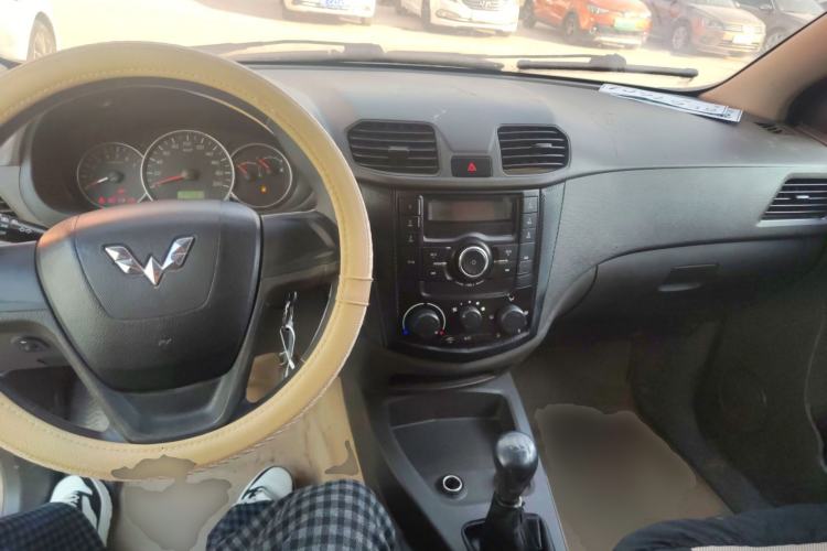 Used Wuling Hongguang 2015 1.2L S Base Model China V Standard
