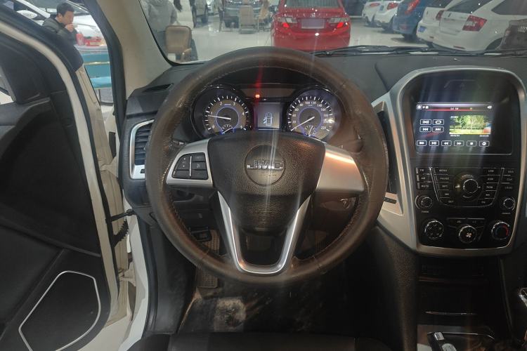 Used JMC Yuhu 7 2016 2.4T Two-Wheel Drive Luxury Edition JX4D24
