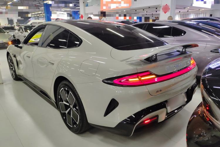 Used Xiaomi Auto SU7 2024 Rear-Drive Ultra-Long Range Advanced Pro-Level Intelligent Driving Version
