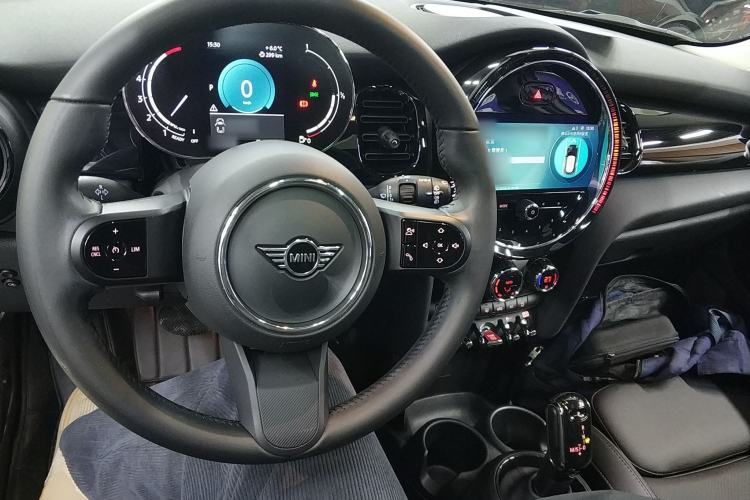 Used  MINI 2023 1.5T COOPER Artist Five-Door Edition
