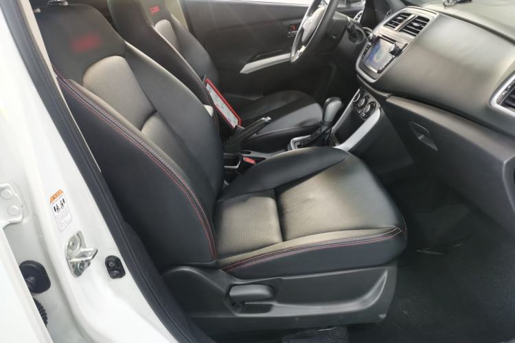 Used Suzuki S-Cross 2015 1.6L CVT Two-Wheel Drive Entry-Level Trim