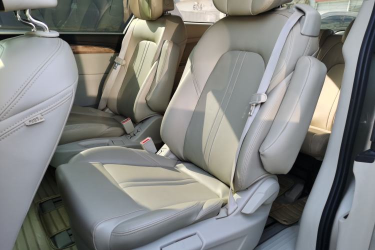 Used Buick GL8 2017 ES 28T Comfort Model China V Standard
