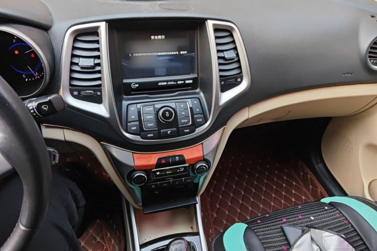 Used Changan Eado 2015 1.6L Manual Luxury Model China V Standard
