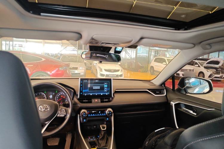 Used Toyota Wildlander 2022 2.0L CVT Two-Wheel Drive Luxury PLUS Edition
