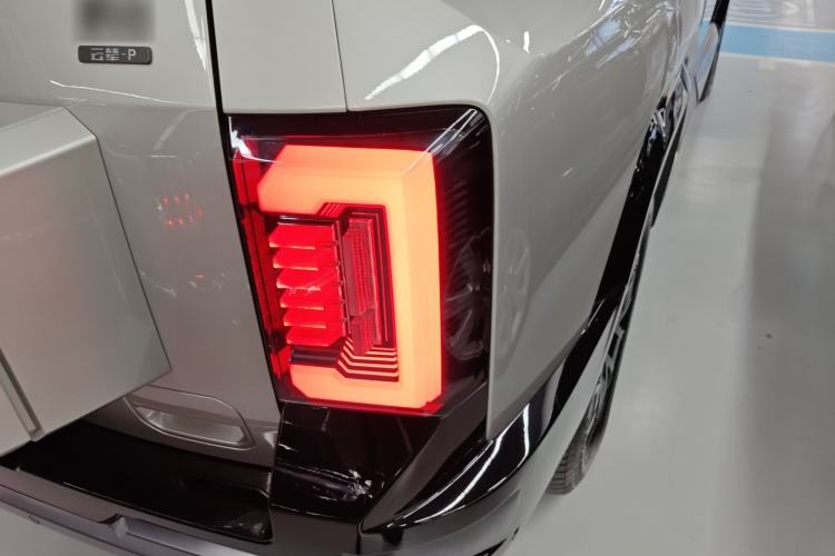 Used  Leopard 8 2025 Smart & Brave Flagship Edition 7 Seats
