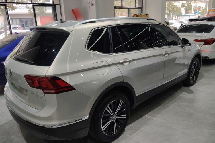 Used Volkswagen Tiguan L 2019 330TSI Automatic Two-Wheel Drive Panoramic Comfort Edition China VI Standard

