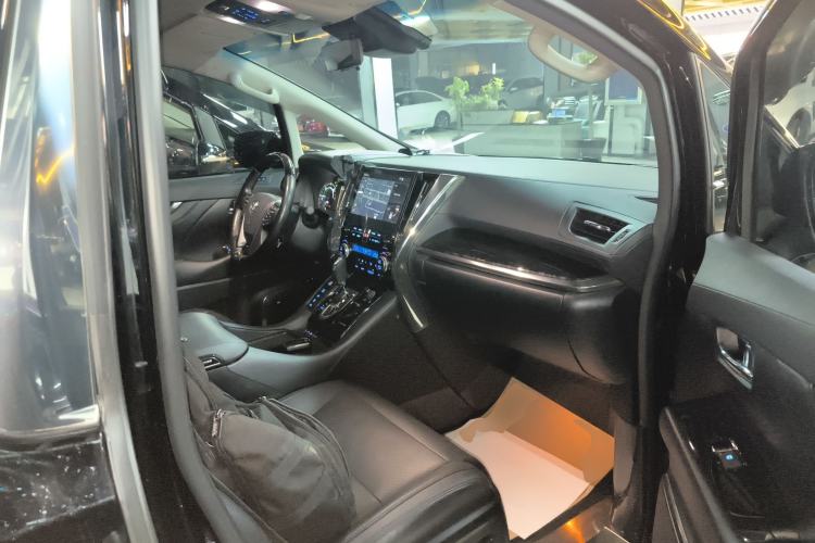 Used Toyota Vellfire 2020 Dual-Engine 2.5L HV Luxury Edition
