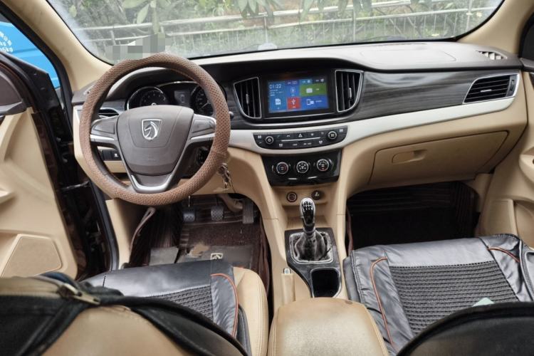 Used Baojun 730 2016 1.5T Manual Comfort Version 7 Seats
