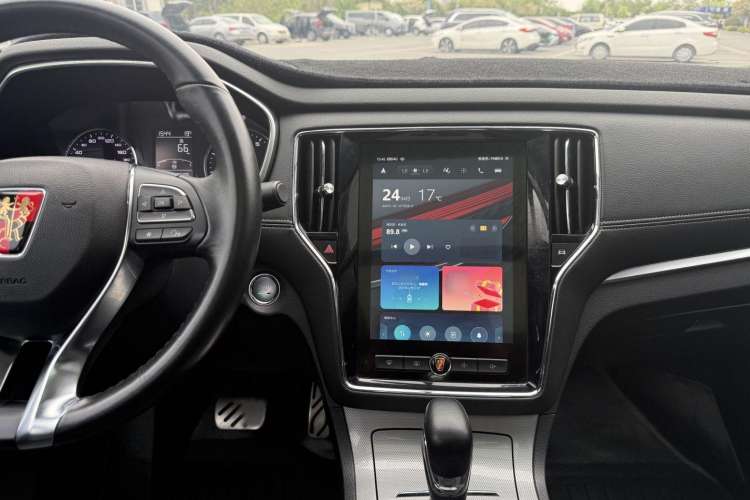 Used Roewe RX5 2016 20T Two-Wheel Drive Automatic Internet Smart Edition
