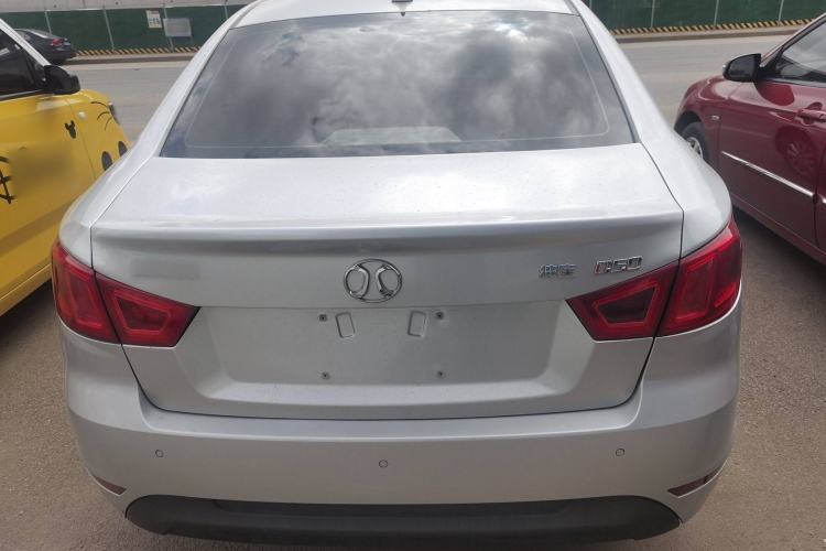 Used BAIC Senova D50 2014 1.5L manual standard version