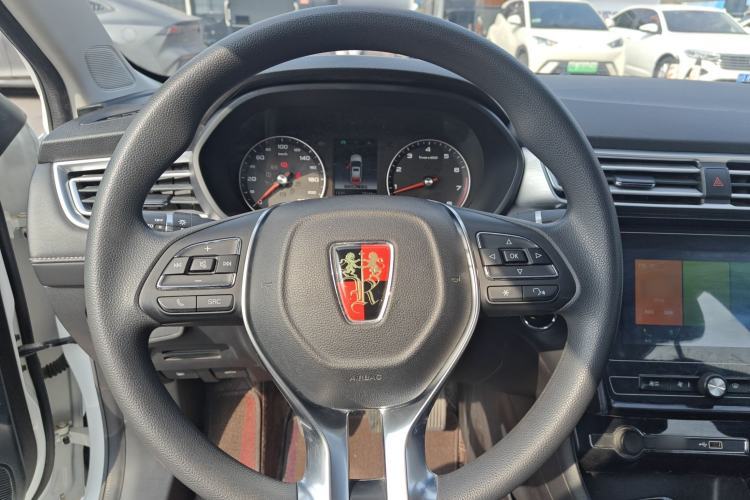 Used Roewe i5 2020 1.5L Manual 4G Connect Luxury Edition
