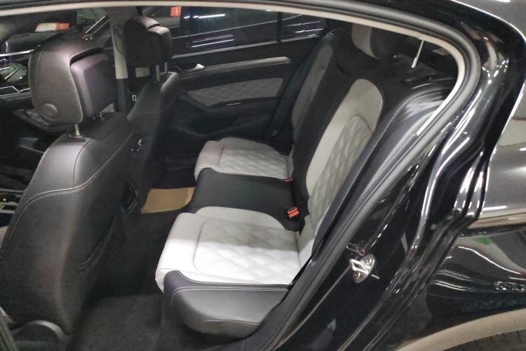 Used Volkswagen Magotan 2023 2 Million Units Limited Edition 330TSI DSG Leading Version