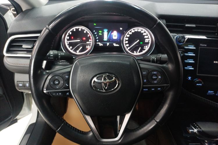Used Toyota Camry 2018 2.5G Luxury Edition
