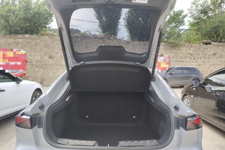 Used Changan UNI-V 2022 1.5T Smart Navigation Version
