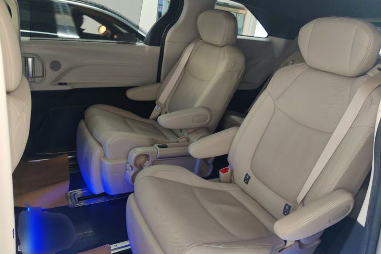 Used Toyota Sienna 2021 2.5L Hybrid Ultimate Edition