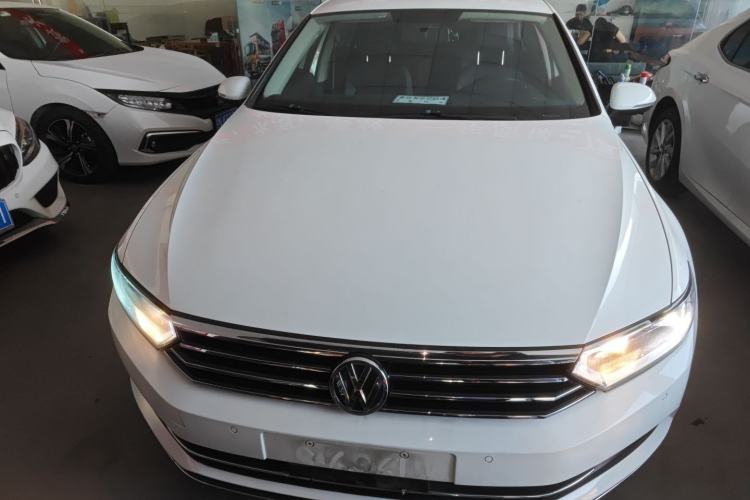 Used Volkswagen Magotan 2017 330TSI DSG Leading Model
