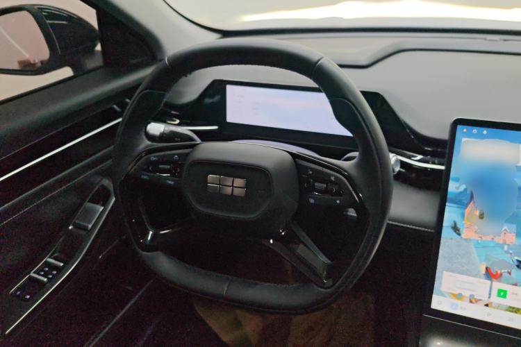 Used  L6 2024 125km PLUS Dragon Edition