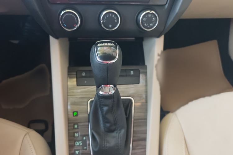 Used Skoda Octavia 2015 1.6L Automatic Yijun Edition