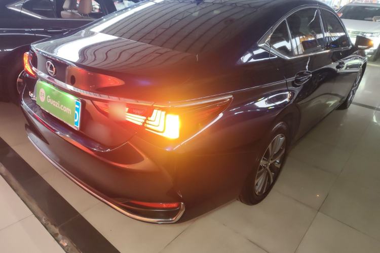 Used Lexus ES 2020 200 Excellence Edition