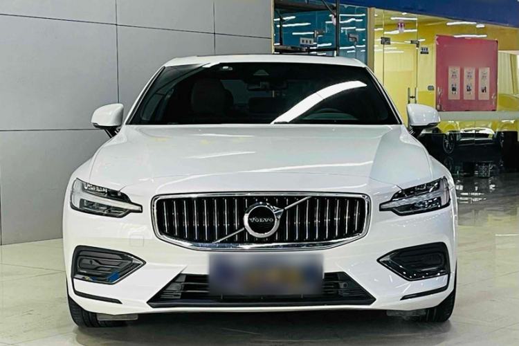 Used Volvo S60 2021 T4 Zhiyi Luxury Edition
