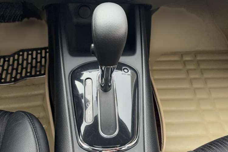 Used Nissan Tiida 2014 1.6L CVT Smart Model
