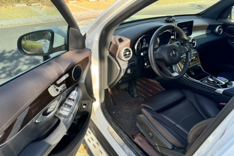 Used Mercedes-Benz GLC 2019 Facelift GLC 260 L 4MATIC Luxury Model
