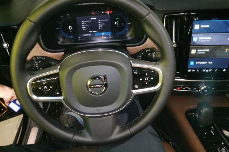 Used Volvo S90 New Energy 2024 Plug-in Hybrid Four-Wheel Drive Long-Range Zhiyi Luxury Edition
