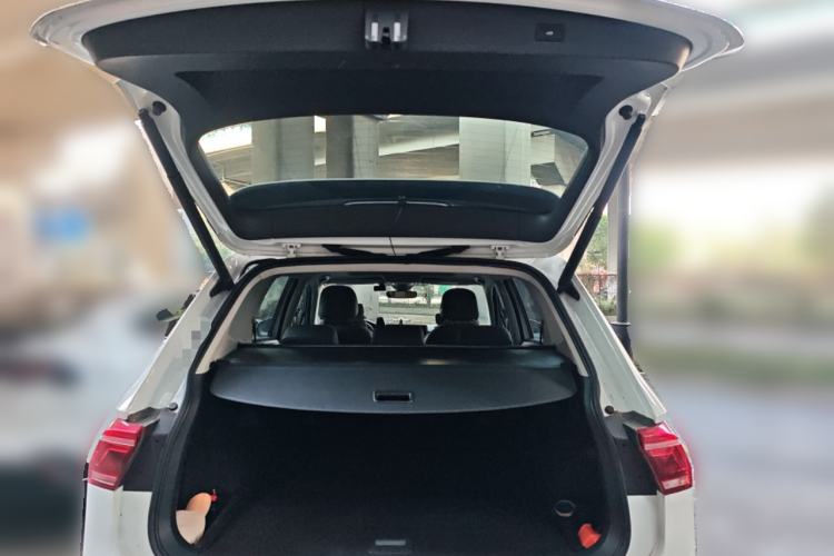 Used Volkswagen Tiguan L 2023 330TSI Automatic Two-Wheel Drive R-Line Enjoyment Edition