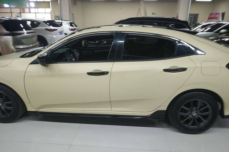 Used Honda Civic 2021 HATCHBACK 220TURBO CVT New Trendsetter
