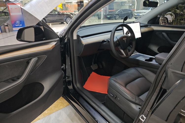 Used Tesla Model Y 2021 Standard Range Rear-Wheel Drive Version